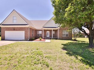 824 Bayou Vista Dr, Marion, AR 72364