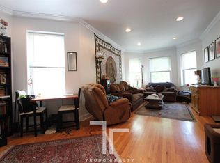 1142 W Wellington Ave #3B2B, Chicago, IL 60657