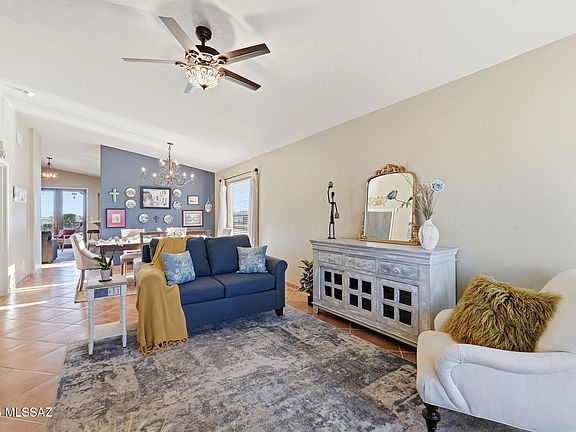 4th image of 957 E Josephine Saddle Pl