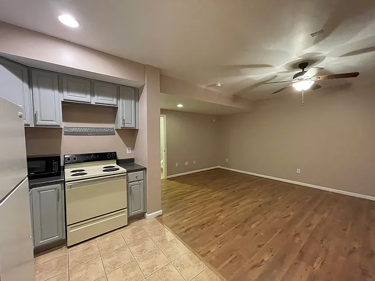23246 Daffodil Dr — Photo 2