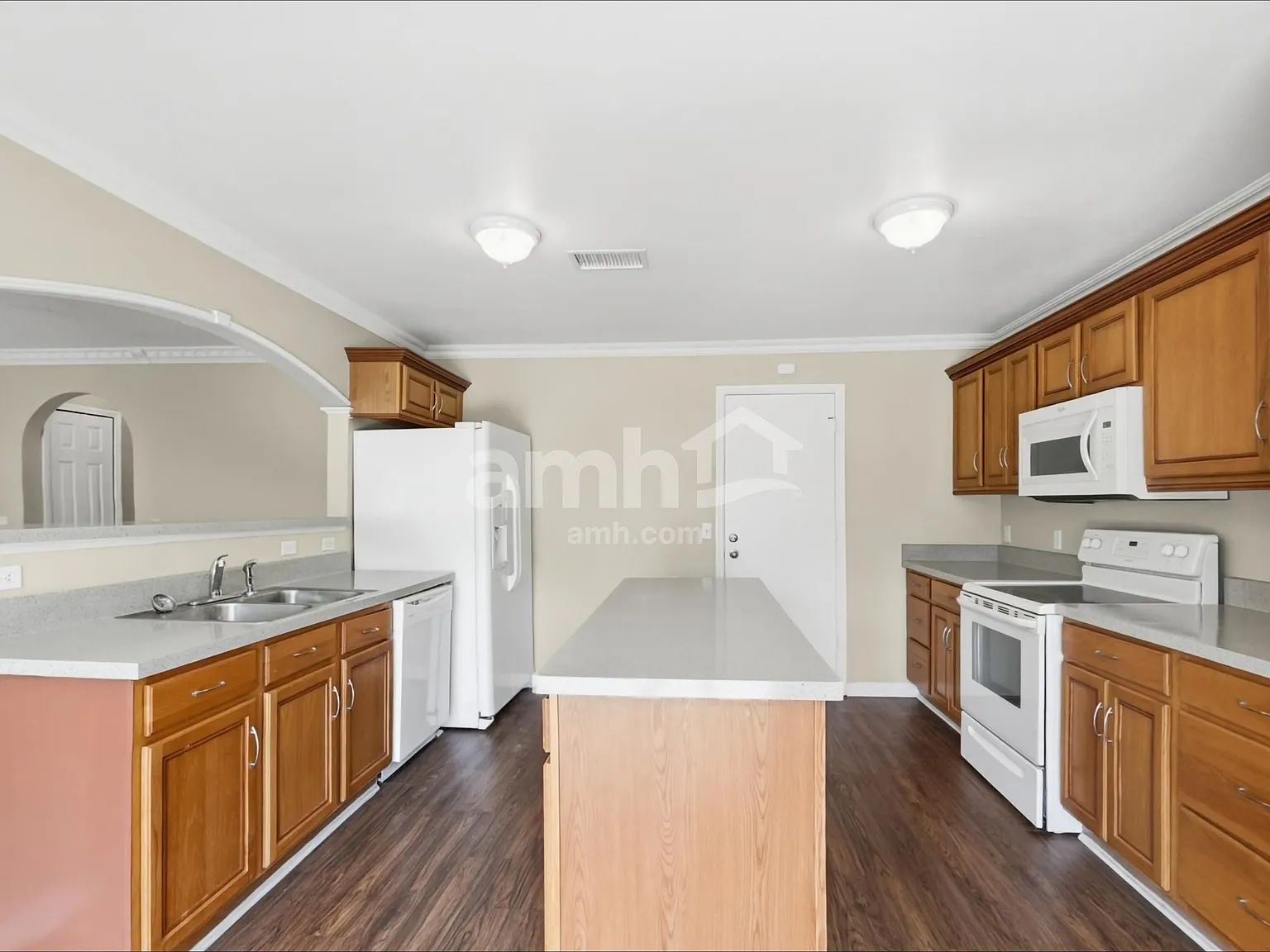 4 bed, 2.5 bath, 1891 sqft, $2,125 — Photo 3