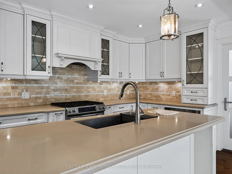 56 Edgehill Rd — Photo 9