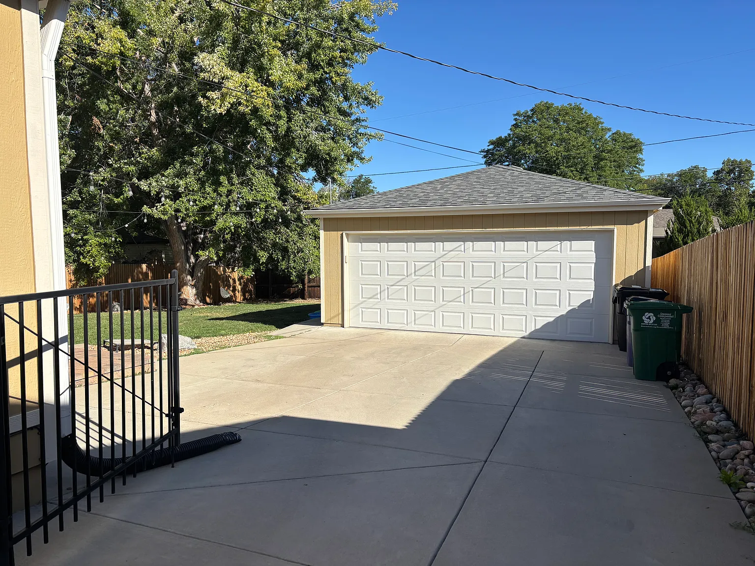 4 bed, 2064 sqft, $3,200 — Photo 2