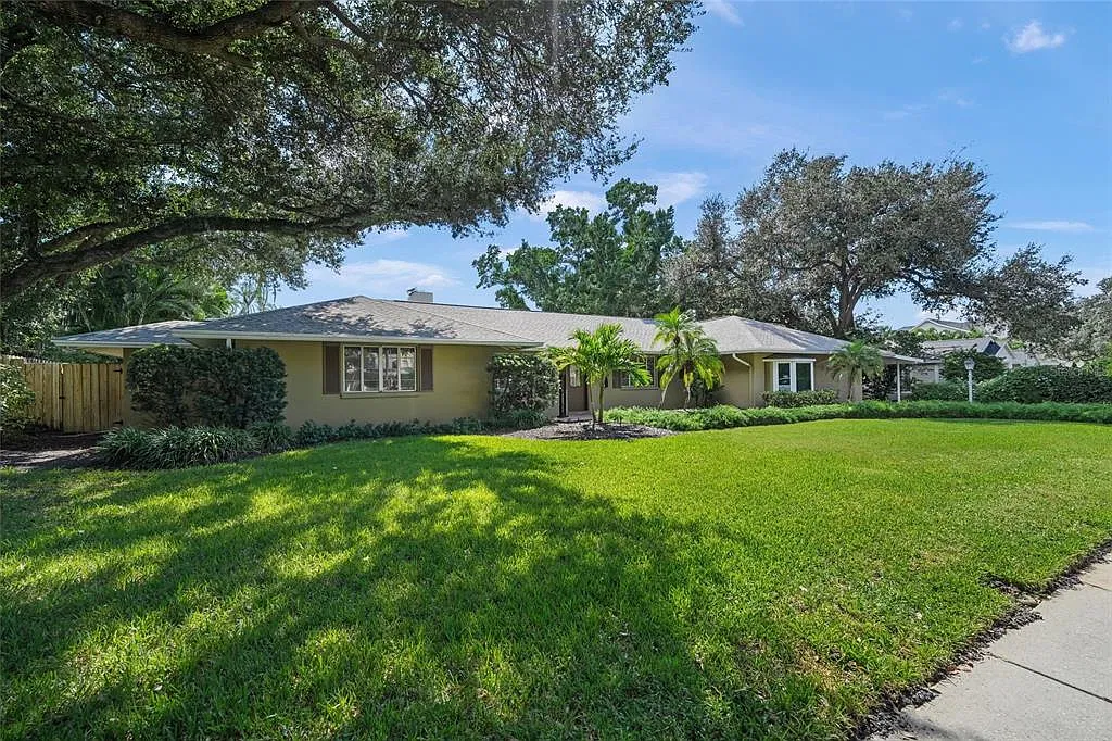 4 bed, 4.0 bath, 3105 sqft, $8,500 — Photo 2