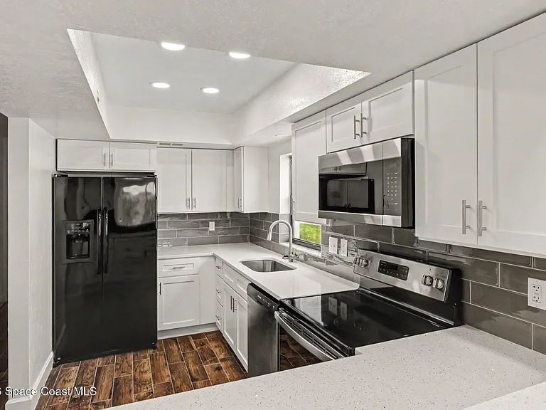 2177 Stewart Rd — Photo 9