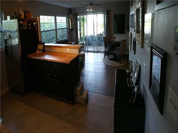 4th image of 610 SW 34th St