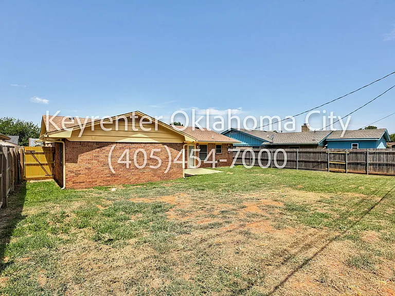 10912 N Blackwelder Ave — Photo 36
