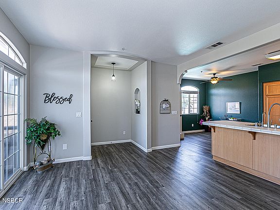 5th image of 610 Sunrise Dr Unit 2B