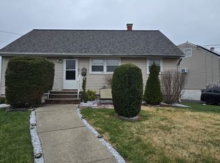 35 Universal Ave, Iselin, NJ 08830