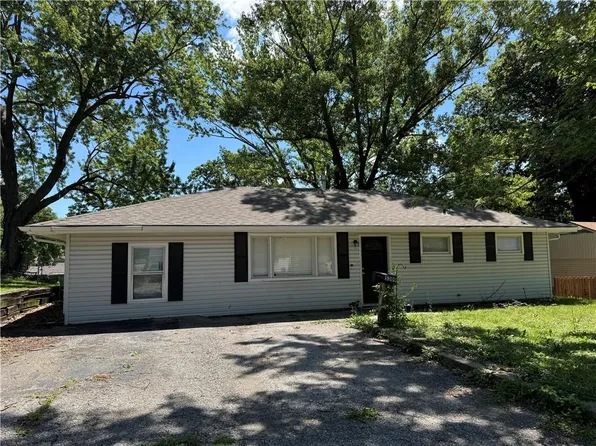 5309 N Michigan Ave, Kansas City, MO 64118