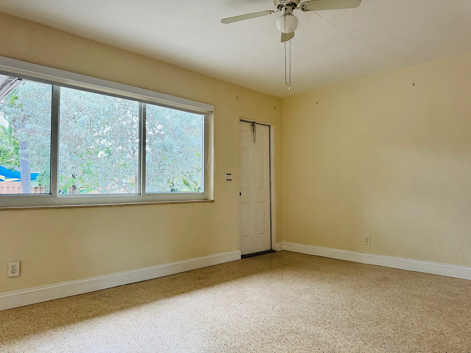 Studio, 430 sqft, $1,399 — Photo 3