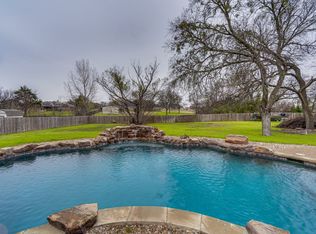 5820 Pelican Ct, Midlothian, TX 76065