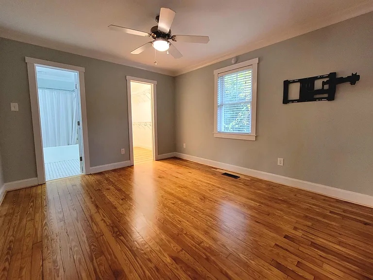 2020 Wolcott Ave — Photo 12