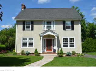 179 Quaker Ln N, West Hartford, CT 06119