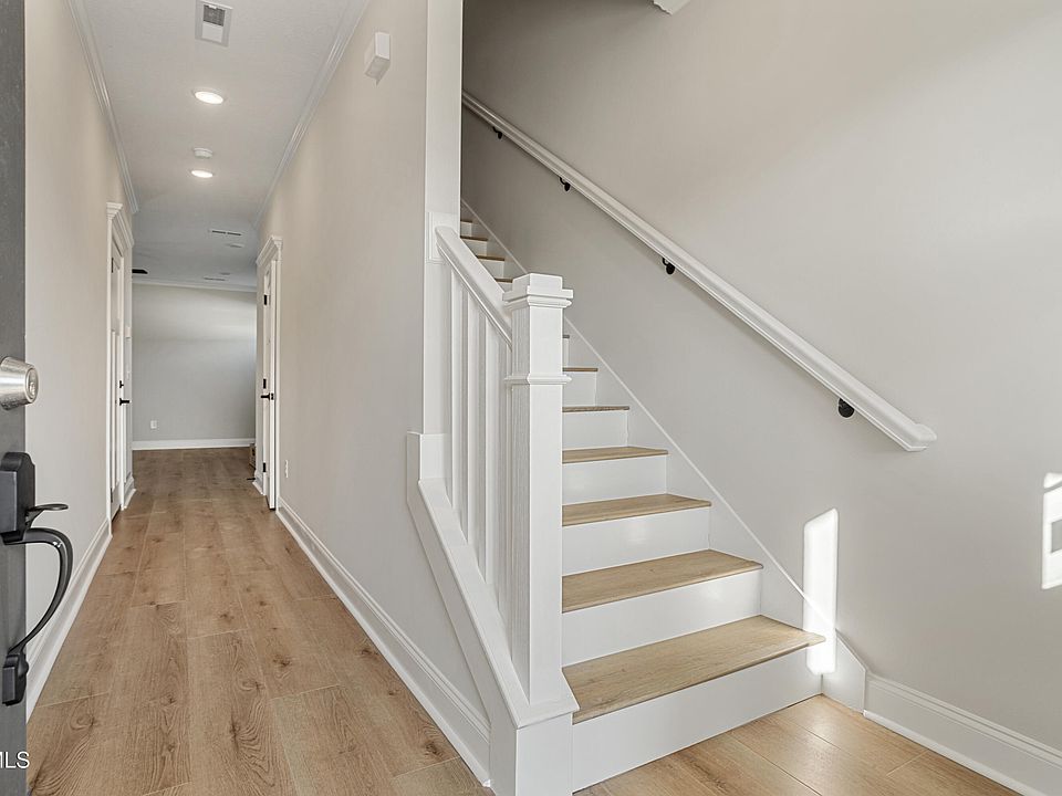 2013 Presley Xing, Jonesborough, TN 37659 | Zillow