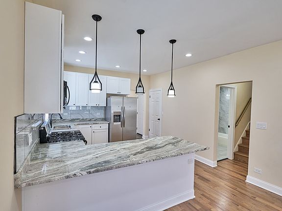 4th image of 53 W 108th St