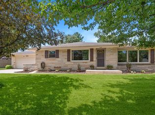 672 S 14th Ave, West Bend, WI 53095