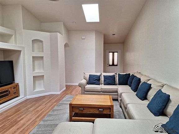 3rd image of 10725 E 35th St