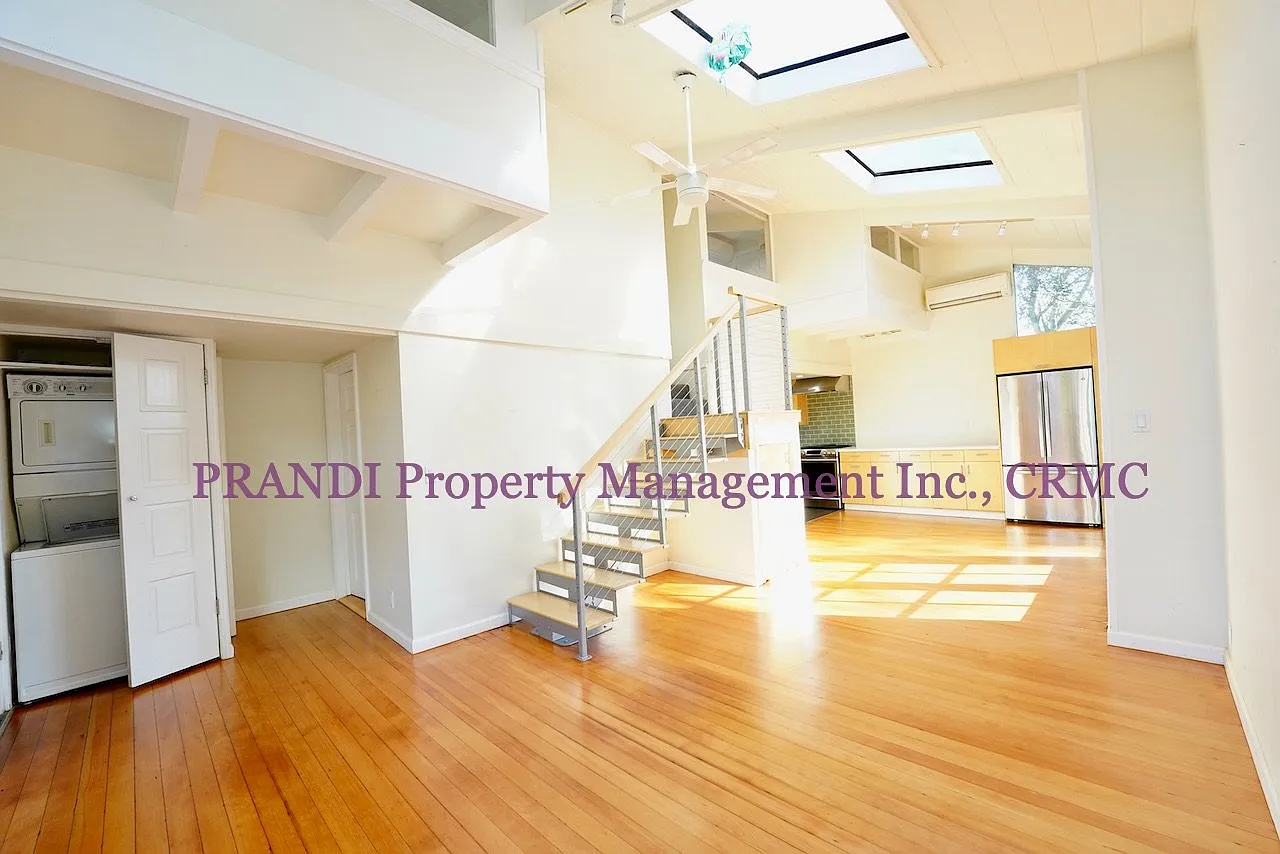 301 Evergreen Ln photo 1