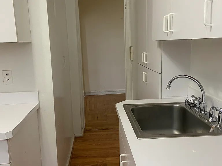 34 Clinton Pl #3A — Photo 2