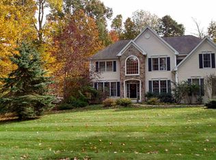 90 Avenue Of The Oaks, Clifton Park, NY 12065