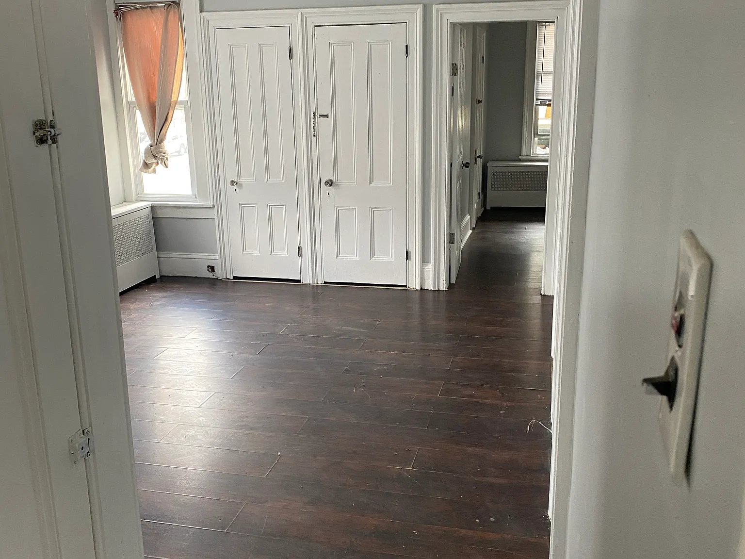 3 bed, 1300 sqft, $2,300 — Photo 1