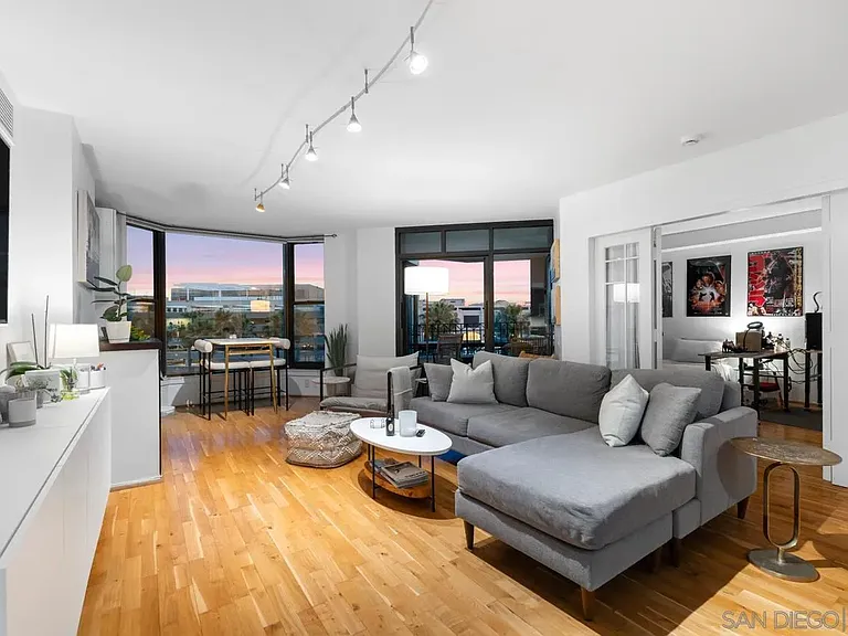 500 W Harbor Dr #504 — Photo 10