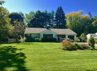 20 Cherry Tree Rd, Loudonville, NY 12211