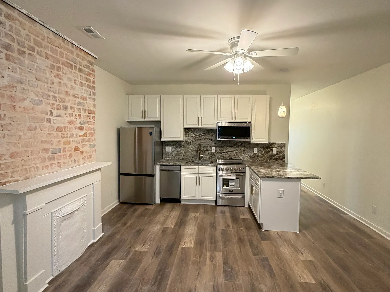 2 bed, 770 sqft, $1,695 — Photo 2