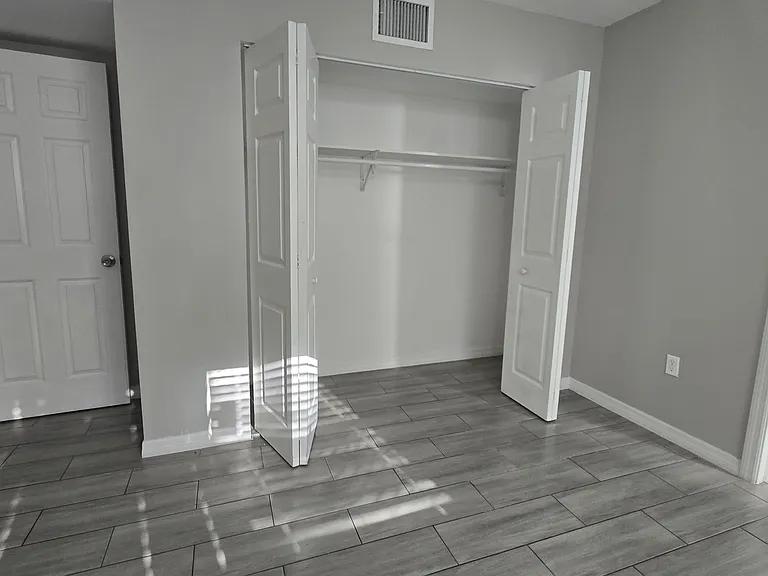 4952 Vincennes St #4 — Photo 2