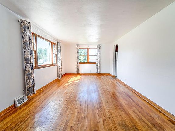 5th image of 21 Bradley St