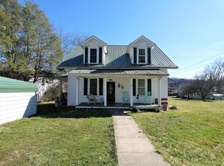 910 Old Stage Rd, Chilhowie, VA 24319