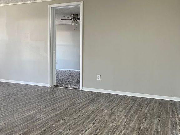 4th image of 40 Hampshire Dr #40A