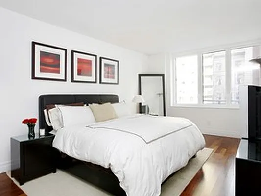 Sold by Corcoran | media 14