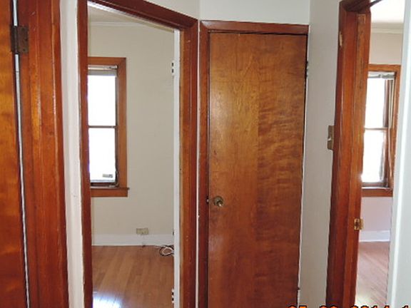 5th image of 1528 S Spencer Ave