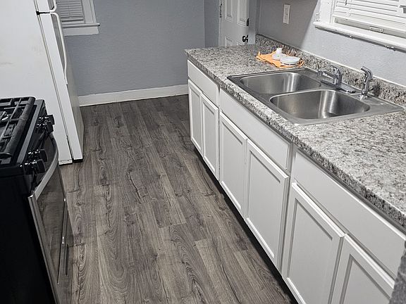 4th image of 3804 E 68th St