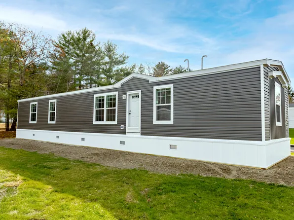 7 Nelligan Drive, Holden, ME 04429