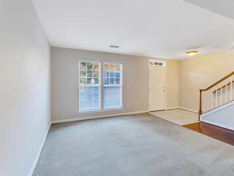 15744 Kensington Palace Ln — Photo 6