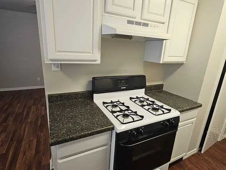 3911 Prescott Ave #6 — Photo 11