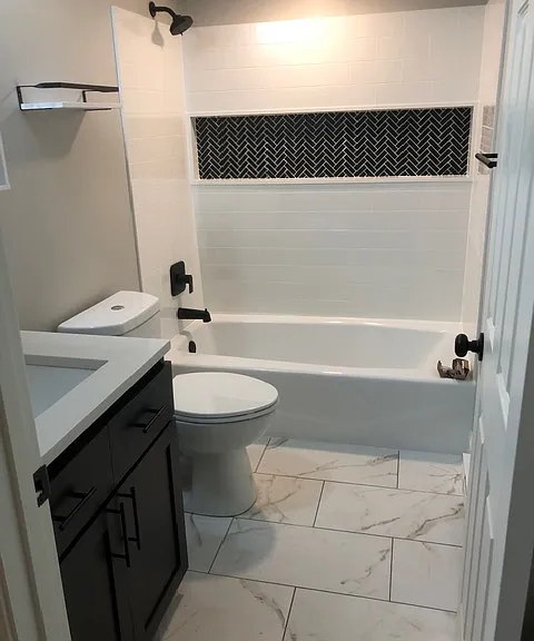951 N Rohlwing Rd #101A — Photo 3