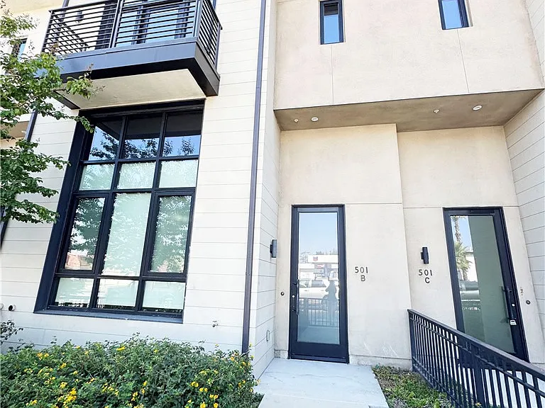 501 N Santa Anita Ave #B — Photo 2