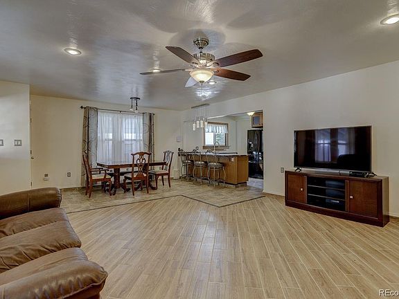 4th image of 1230 S Knox Ct