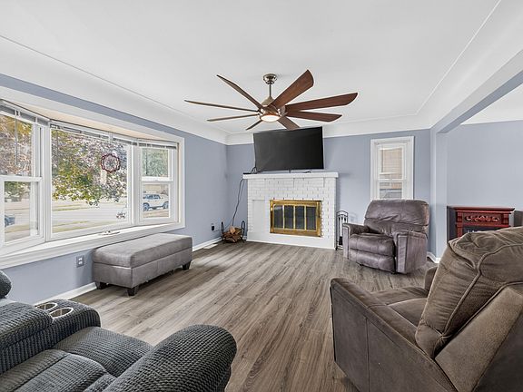 3rd image of 16657 Kennebec St