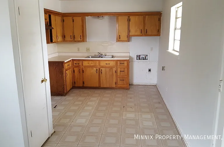 701 4th St — Photo 3