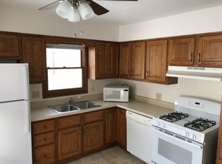 915 S Linden St, Normal, IL 61761