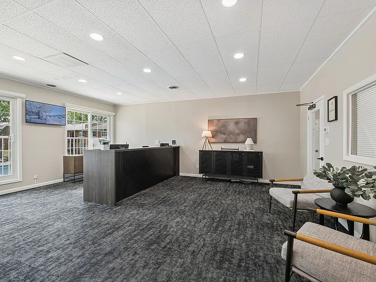 ReNew Des Plaines North & South — Photo 23