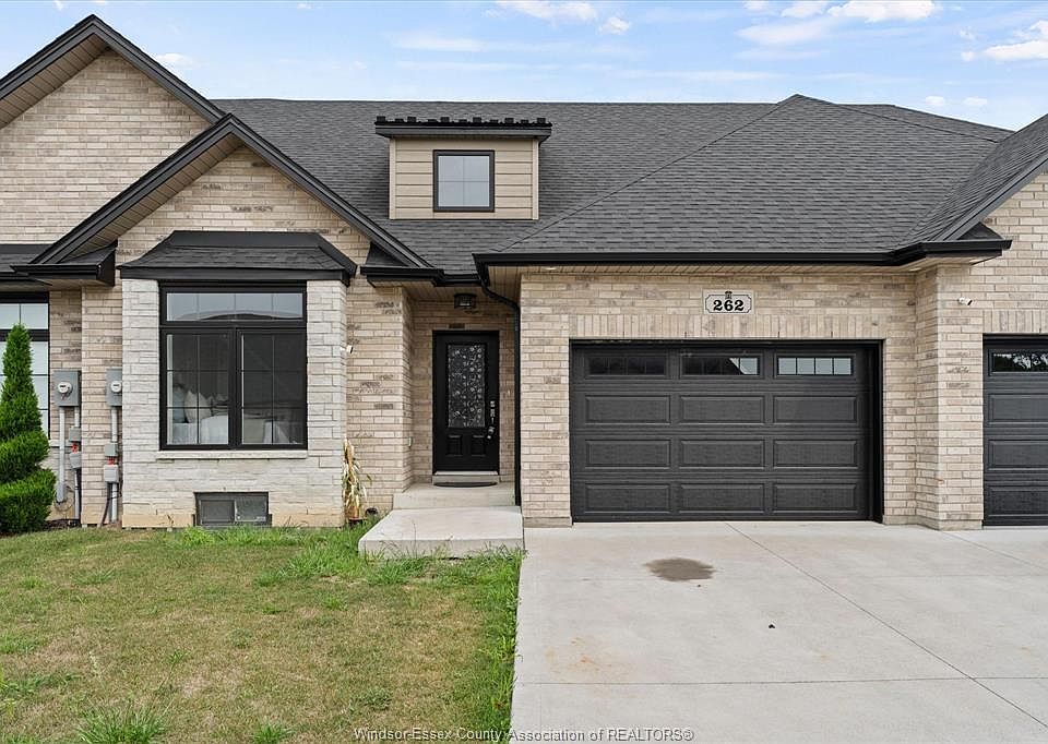 1st image of 262 Livingstone Cres