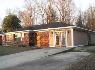 210 Azalea Ln, Vicksburg, MS 39180