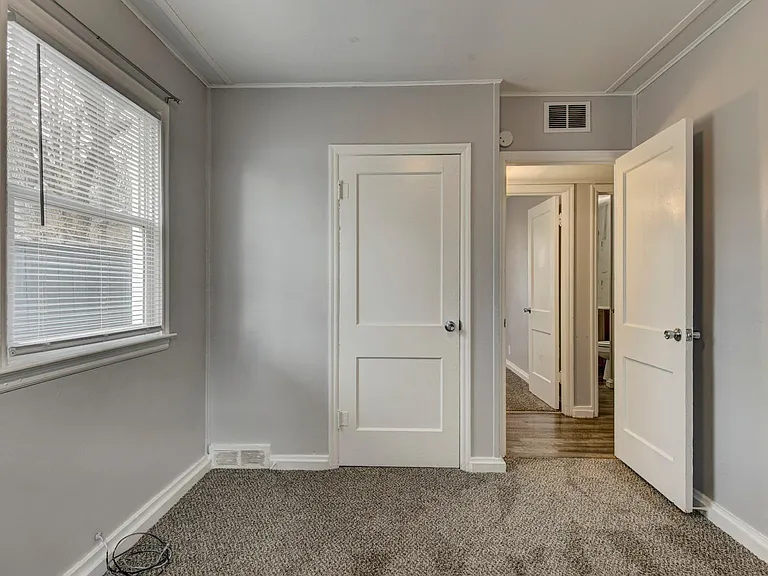 2206 Crawford St — Photo 19
