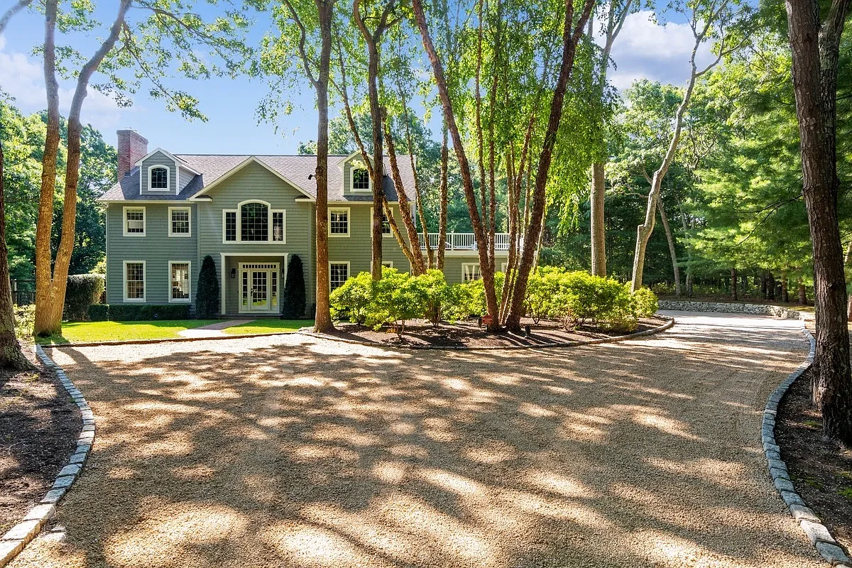 Private and Serene in East Hampton — Photo 2
